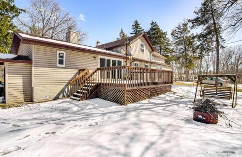 Elkhart Lake House | 2 Mi to Road America Pet-Friendly Duplex!