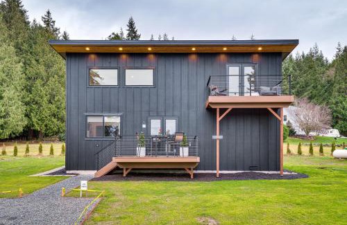 Warm Beach House | 2 Mi to Warm Beach Family Gem with Views