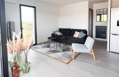 Lecci Apartment | 2 mins from the beach! Apartment in new contemporary residence with swimming pool