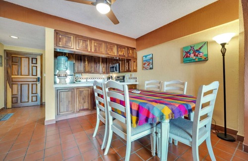 El Medano Ejidal Condo | 2 minute walk to Medano Beach, Huge Pool