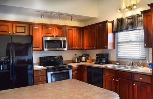 Lexington House | 2 or 3 Bedroom/Baths House in Andover Convenient to All of Lexington