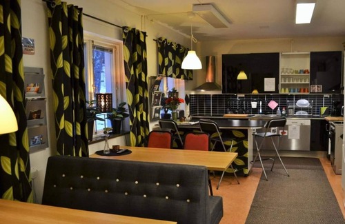 Sundsvall House | 2 person Charming holiday park home in SUNDSWALL
