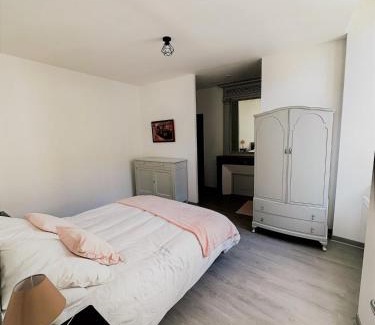 Foix Apartment | 2 pièces élégant calme central parking sur place