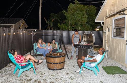 Lake Worth Apartment | 2 PPL 5 mins to Golf Courses Patio Pets BBQ