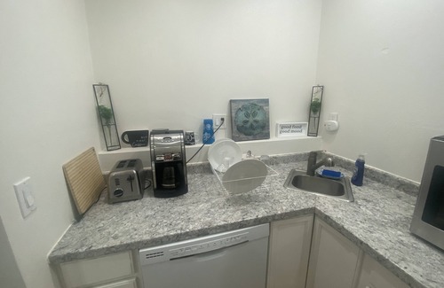 Sawtelle Cottage | 2 Queen Beds/1 Bath, Back House, FURNISHED STUDIO, Kitchenette, W/D, Patio/BBQ