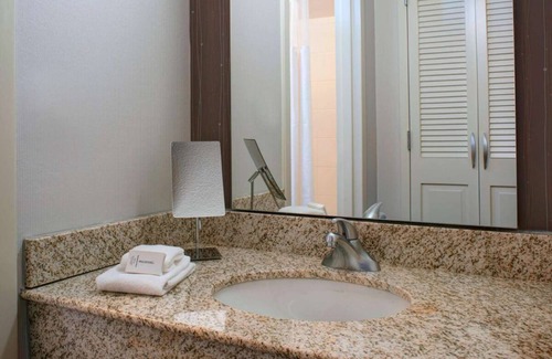 Waldron Hotel | 2 Relaxing Units, Best Place to Unwind! Near Harley-Davidson Factory!