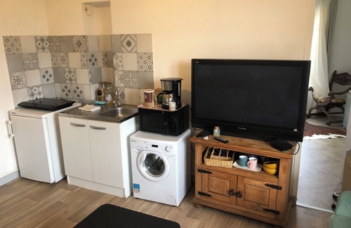 Neuilly-sur-Marne Apartment | 2-room apartment with small terrace overlooking the Marne riverbanks