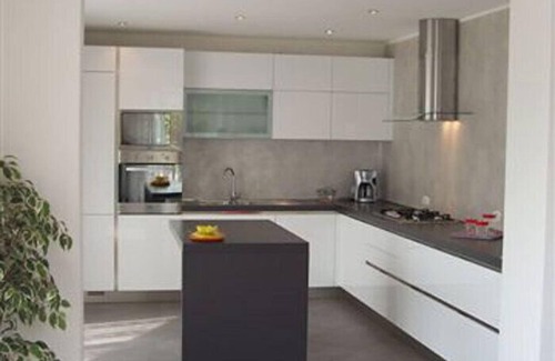 Maccagno Apartment | 2-room apartment only 100 m from the beach and the lake promenade