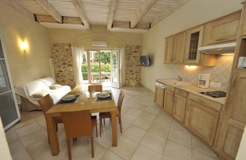 La Croix des Gardes Apartment | 2-room apartment with terrace 800 meters from the beaches