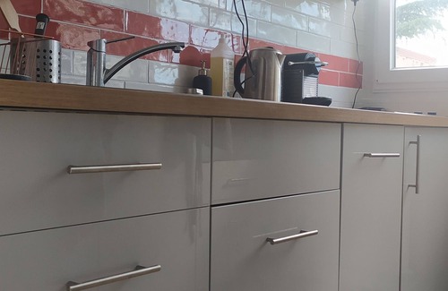 Maisons-Alfort Apartment | 2 room independent apartment near the metro in Maisons-Alfort