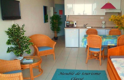 Theoule-sur-Mer Apartment | 2 rooms, panoramic sea view, private parking, swimming pool, WIFI