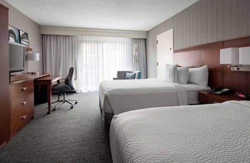 El Segundo Hotel | 2 Spacious Rooms Near Dignity Health Sports Park – Ideal for Sports Fans