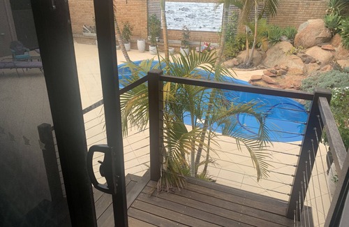 Connolly House | 2 Storey, 1 bed accomodation close to local amenities.