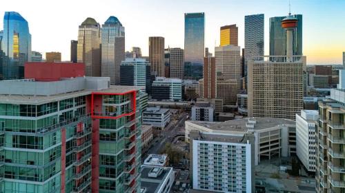 Beltline Apartment | 2 Storey Penthouse Panoramic Views Parking Stampede