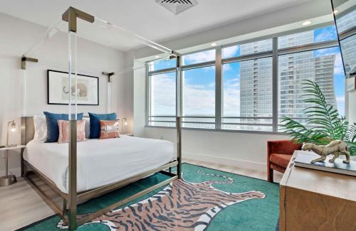 Brickell Apartment | 2-Story 3BD Brickell Penthouse Free Parking Heated Pool