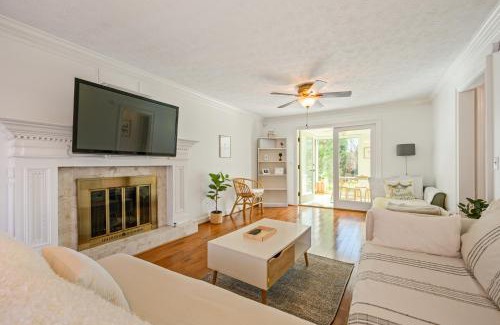 Town Center House | 2 Story Home With Sunroom & Cozy Deck Close To KSU