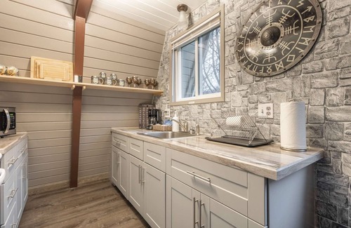 Ocean Shores Villa | 2-Story Viking Villa Near Beach