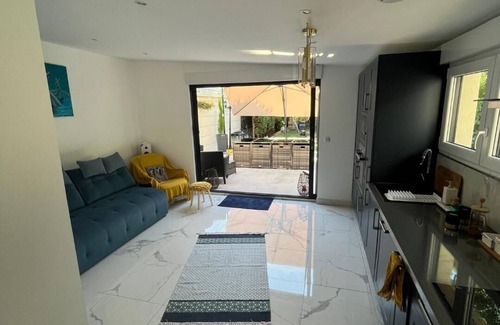 Villejuif Cabin | 2 Studios Côte à Côte Luxueux
