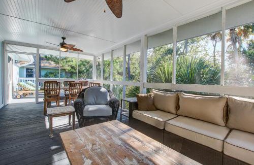 Twin Oaks House | 2 Twin Oaks