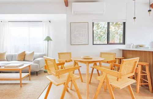 Los Feliz House | 2 Units Oasia Villa w terrace 12 pax