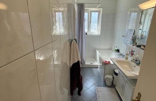 Enge Apartment | 2-Zimmer-Wohnung im Zentrum bei Enge in Seenähe