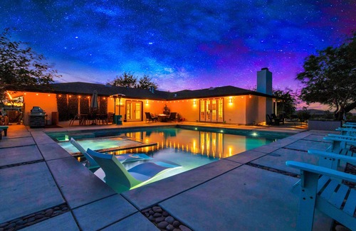 Joshua Tree House | 20 Acre Joshua Tree Pool/Spa Home, Sleeps 14 Game Room/Bball Court