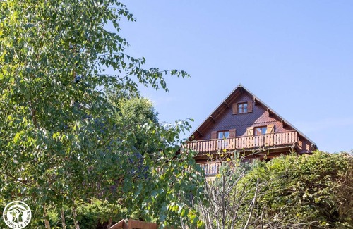 Besse-et-Saint-Anastaise House | 205 m² Gîte ∙ 5 bedrooms ∙ 12 guests