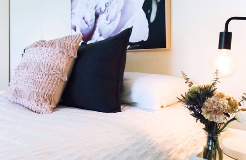 Keith Bed & Breakfast | 20 Hill Ave Bed & Breakfast - 'feel at home, when away'