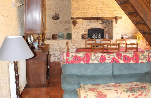 Jayac House | 20 km from Sarlat, a haven of peace welcomes you .