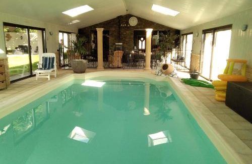Le May-sur-Evre Bed & Breakfast | 20 m² Bed and breakfast ∙ 5 guests