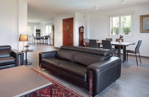 Hondarribia Villa | 20 minutes from San Sebastian, 1 hour from Bilbao. 5 km from France. Bay views.