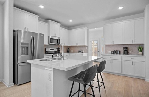 Hutto House | 20 minutes to Samsung Plant