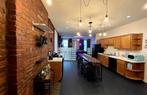 Butchertown Condo | 20% OFF! Bourbon Trail Loft 6BR Sleeps 16