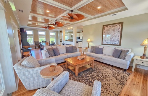 Plantation House | 20% OFF FALL! Private Screened Pool, Easy Beach Access inside Plantation!