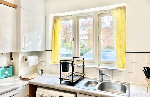 Evelyn House | 20% Off on Weekly Stays2 Bed House in 4 Clayton Drive Familybusinessleisure