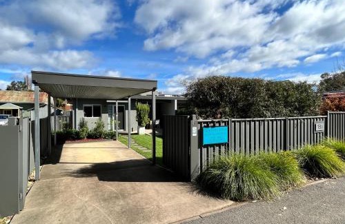 Myrtleford House | 20 on Rayner