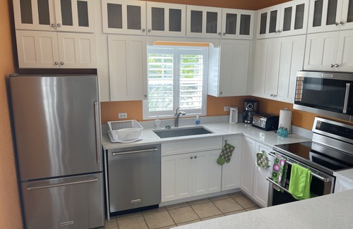 North Side Villa | 20 Steps to the Beach -WINTER DISCOUNT-
