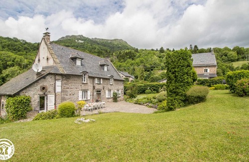Mont-Dore House | 200 m² Gîte ∙ 4 bedrooms ∙ 8 guests