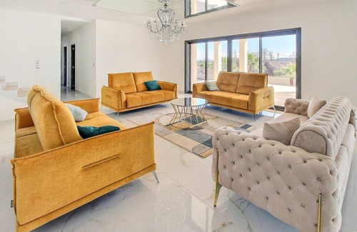 Pont-Saint-Esprit House | 200 m² House ∙ 4 bedrooms ∙ 8 guests