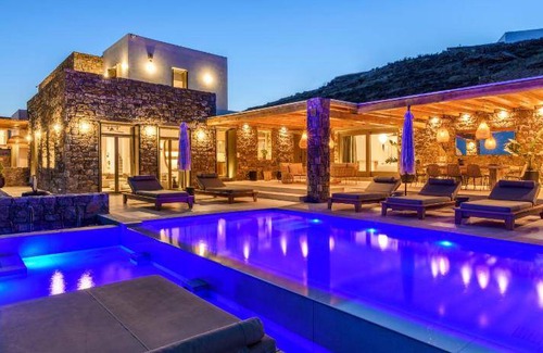 Mykonos Hotel | 200 m² Hotel ∙ 4 bedrooms ∙ 10 guests