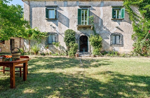 Maniace House | 200 m² House ∙ 3 bedrooms ∙ 10 guests