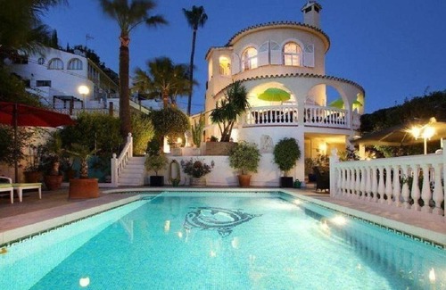 Torreblanca House | 200 m² House ∙ 4 bedrooms ∙ 10 guests