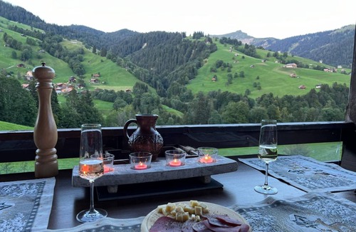 Ruedisbach House | 200 m² House ∙ 4 bedrooms ∙ 8 guests