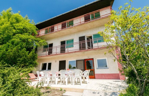 Belatelep House | 200 m² House ∙ 6 bedrooms ∙ 12 guests