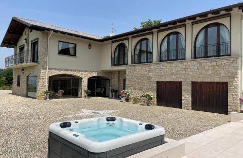 Erbusco Villa | 200 m² Villa ∙ 2 bedrooms ∙ 6 guests