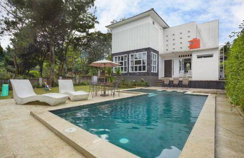 Ciloto Villa | 200 m² Villa ∙ 3 bedrooms ∙ 15 guests