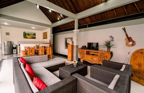 Dewi Sri Villa | 200 m² Villa ∙ 3 bedrooms ∙ 7 guests