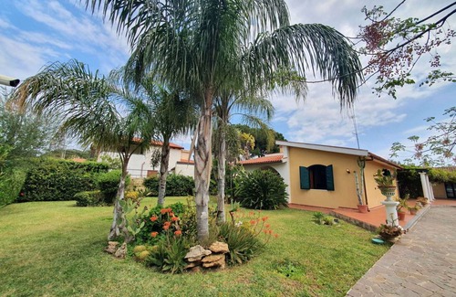 Arenella Villa | 200 m² Villa ∙ 4 bedrooms ∙ 10 guests