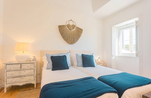 Azenhas do Mar Villa | 200 m² Villa ∙ 4 bedrooms ∙ 9 guests