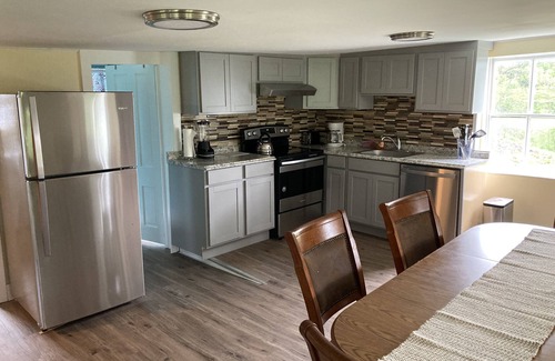 Aldenville House | 200 Year Old Farmhouse on Private 8 Acre Laken Pet Friendly.